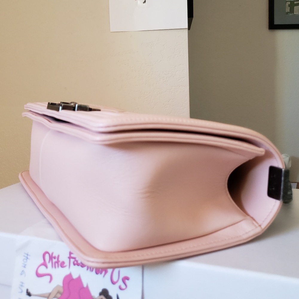 Chanel boy pink Lambskin medium bag - Picture 4 of 8